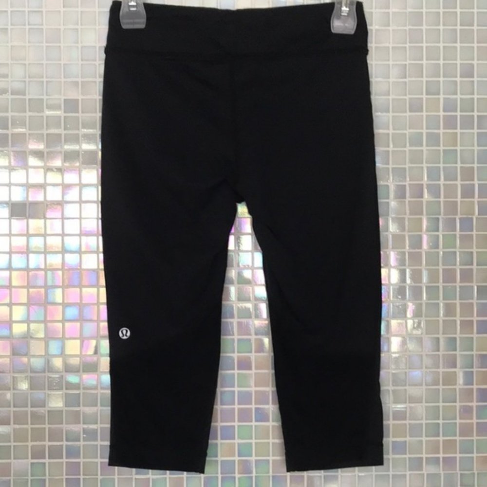 Awesome Black Lululemon Run Crops 15” Size 4 EUC